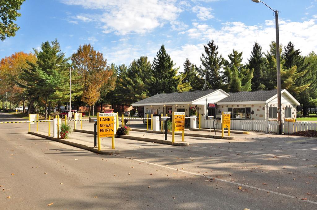 Plymouth Rock Camping Resort Rustic Cabin Elkhart Lake Εξωτερικό φωτογραφία