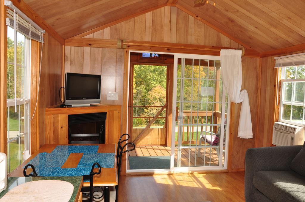 Plymouth Rock Camping Resort Rustic Cabin Elkhart Lake Εξωτερικό φωτογραφία