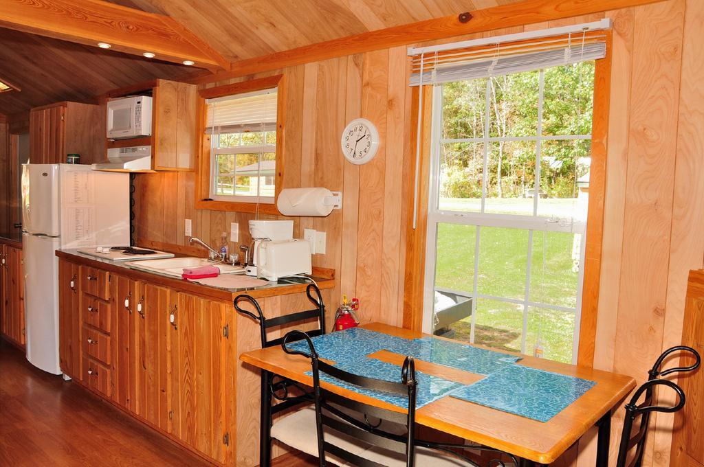Plymouth Rock Camping Resort Rustic Cabin Elkhart Lake Εξωτερικό φωτογραφία